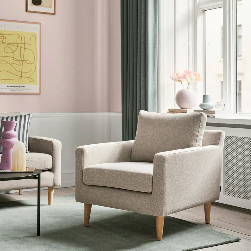 كرسي فوتيه ويلي خشب طبيعي تقدم لك كرسي فوتيه ويلي تجربة جلوس لا مثيل لها بفضل تصميمه العصري المتميز المصنوع من خشب طبيعي عالي الجودة. يتميز هذا الكرسي بالراحة الفائقة والدعامة الممتازة التي توفرها قاعدة الخشب الطبيعي، مما يجعله الخيار المثالي لإضافة لمسة من الفخامة والراحة في أي غرفة.